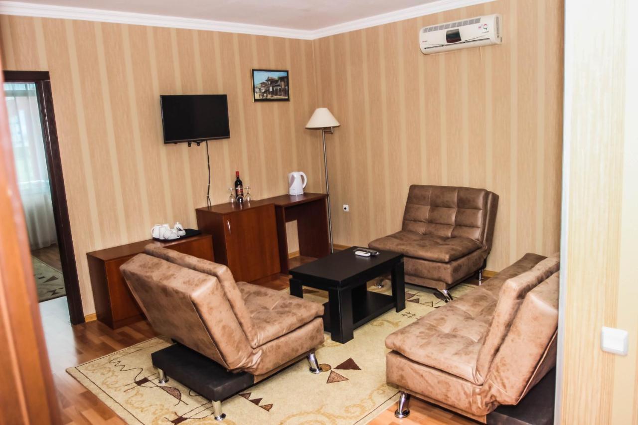 Hotel Istanbul บาทูมิ ภายนอก รูปภาพ