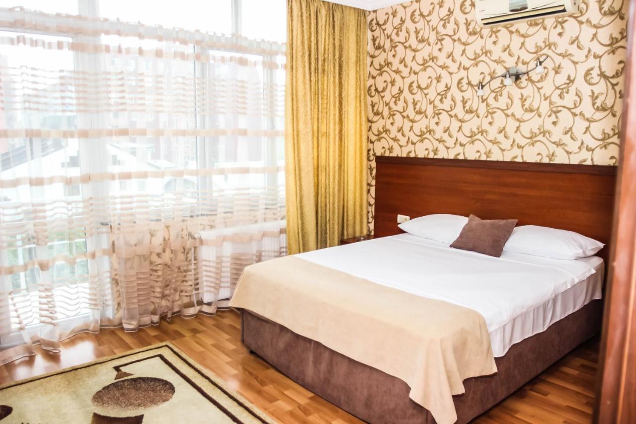 Hotel Istanbul บาทูมิ ภายนอก รูปภาพ