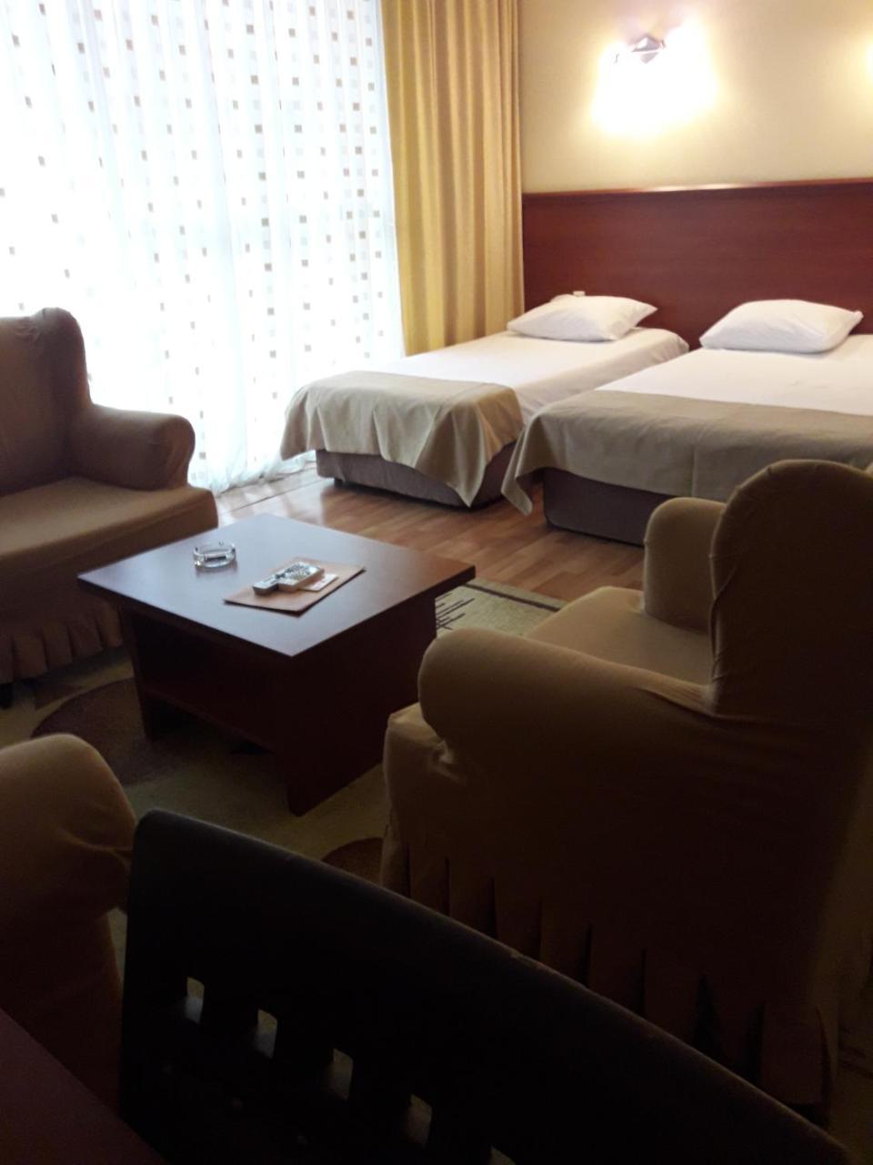 Hotel Istanbul บาทูมิ ภายนอก รูปภาพ