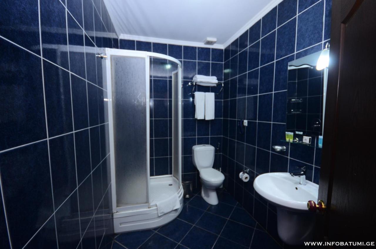 Hotel Istanbul บาทูมิ ภายนอก รูปภาพ